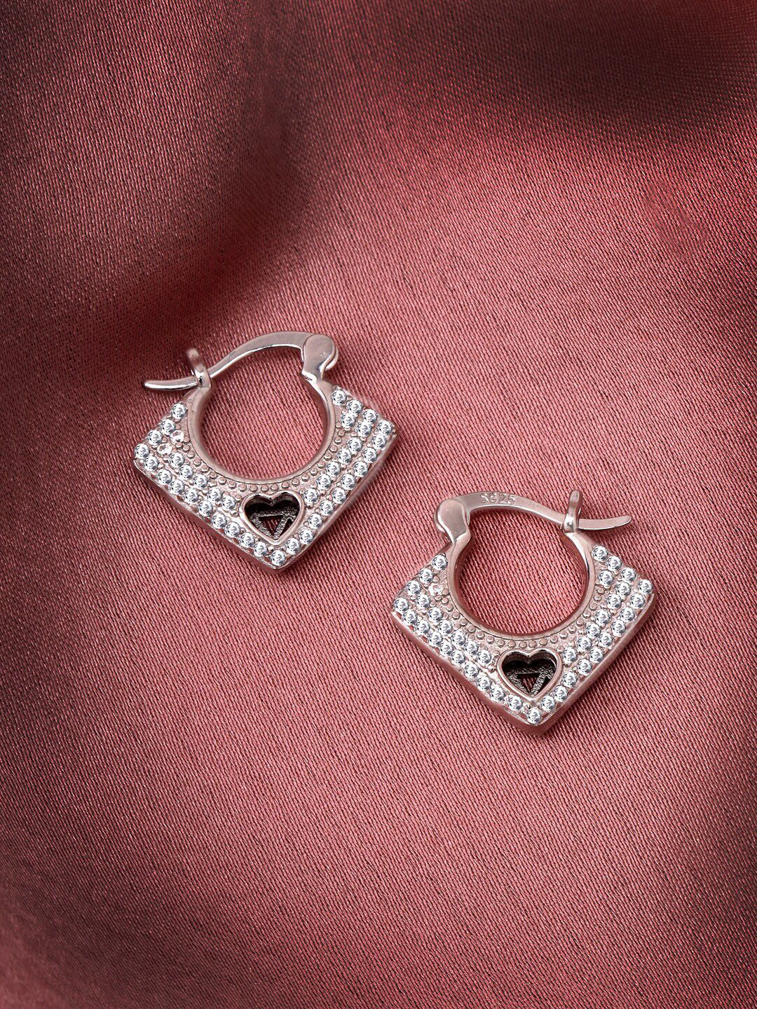 Stud Klasik Bersalut Perak VOGUE PANASH