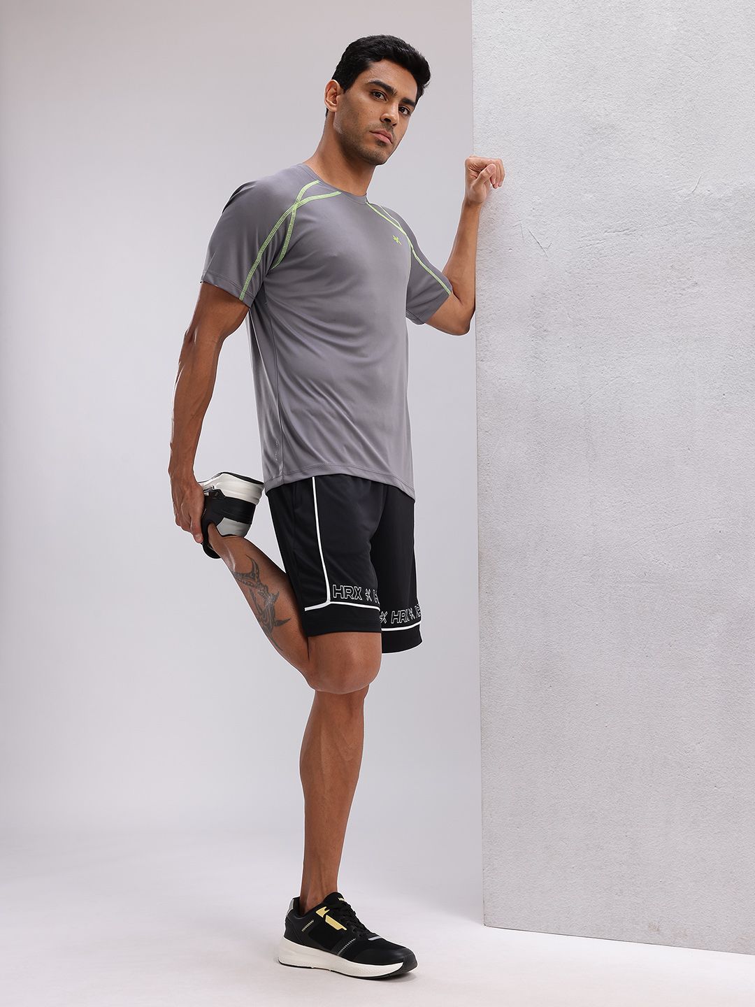 HRX by Hrithik Roshan Contrast Stitching Raglan Sleeves Rapid-Dry Training T-shirt