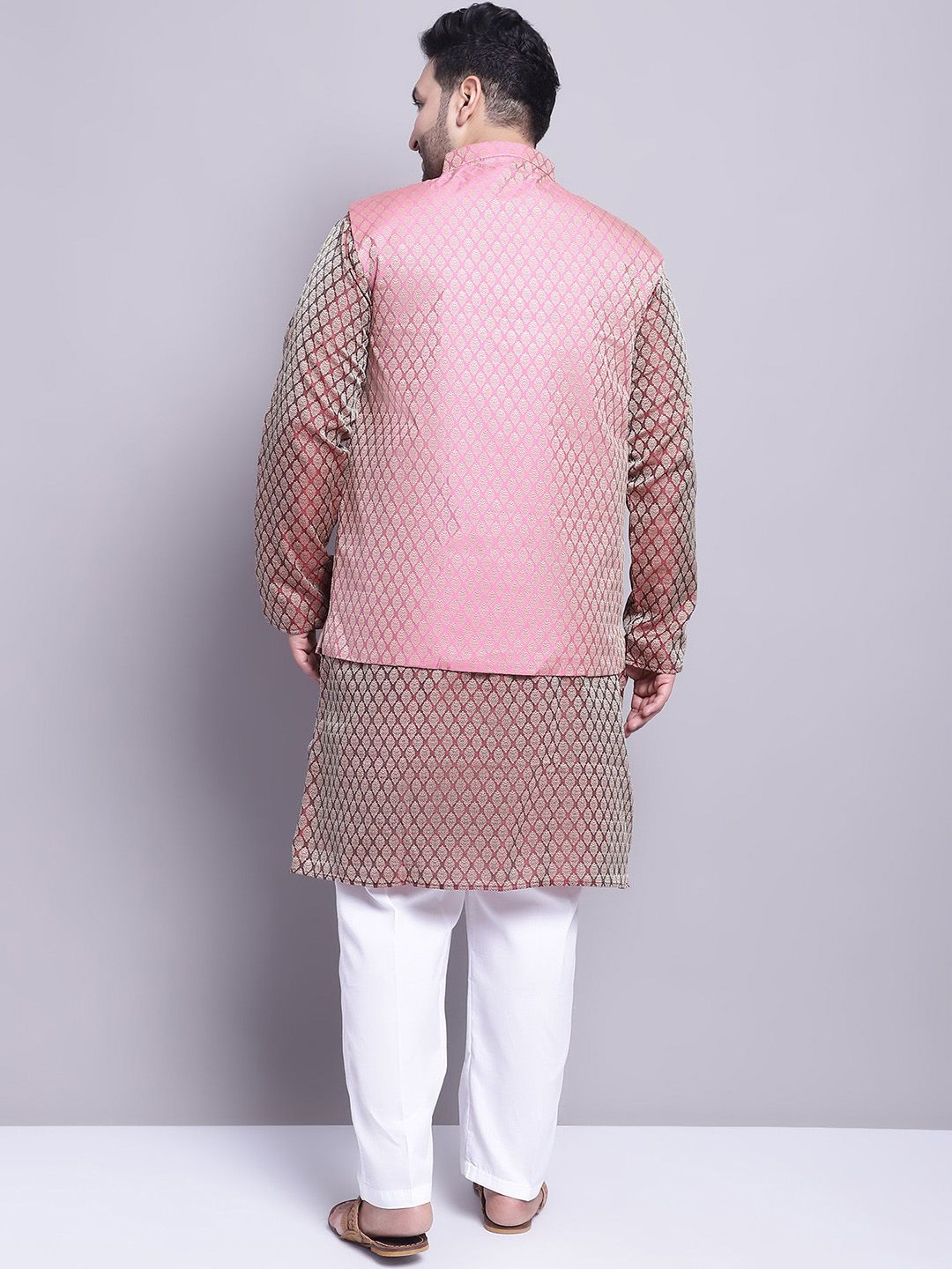 SOJANYA PLUS Plus Size Woven Design Kurta With Pyjamas & Nehru Jacket