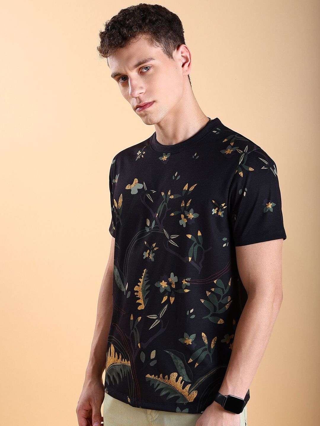 HIGHLANDER Men Black Printed Extended Sleeves Pockets Slim Fit T-shirt