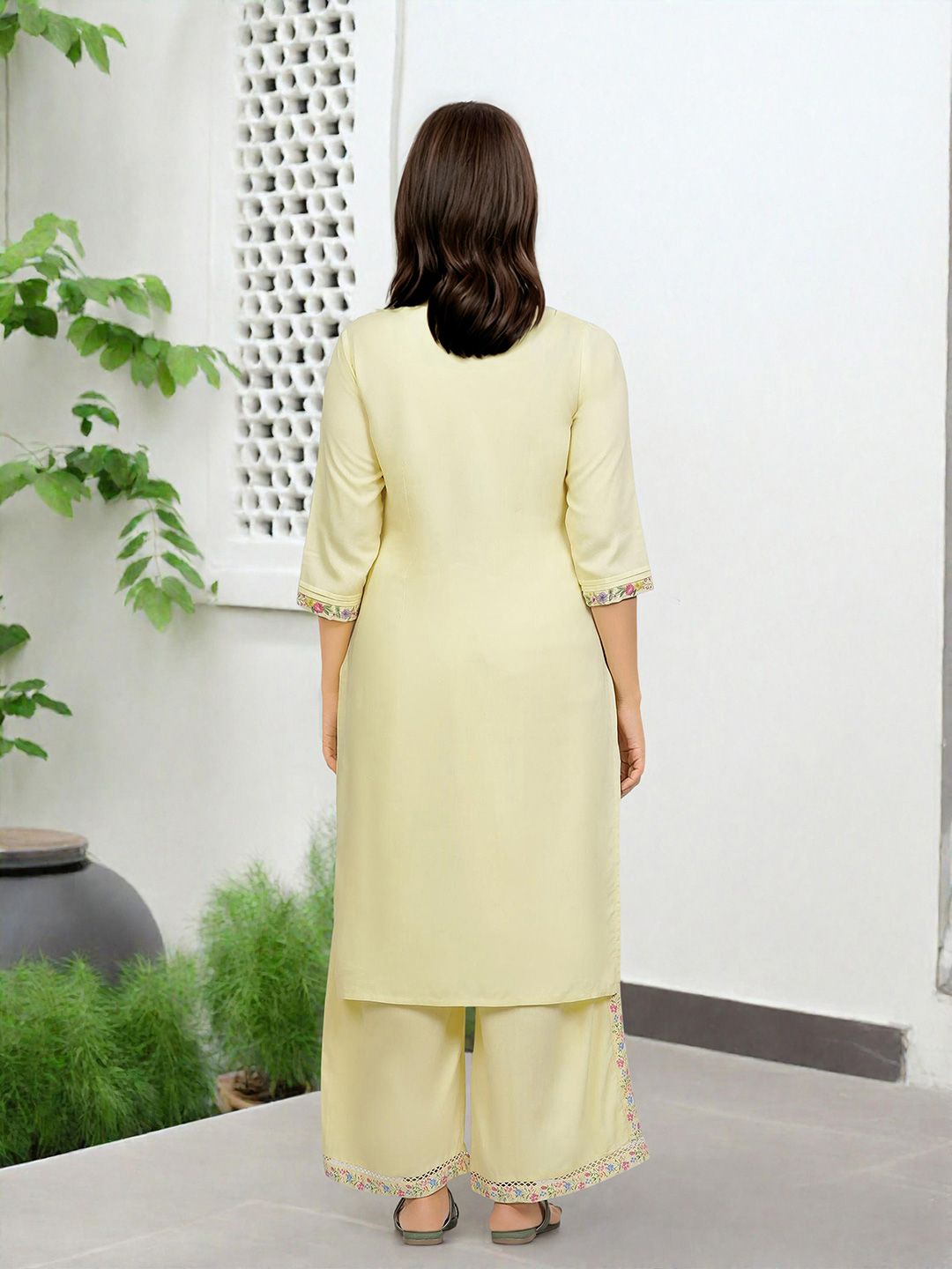 W Floral Embroidered Regular Thread Work Kurta with Trousers