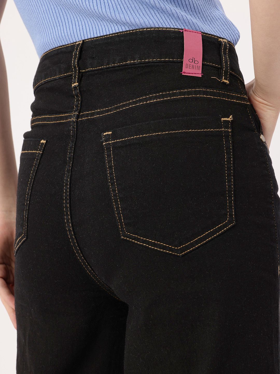 DressBerry Women Backstreet Non-Fade Straight Fit Jeans