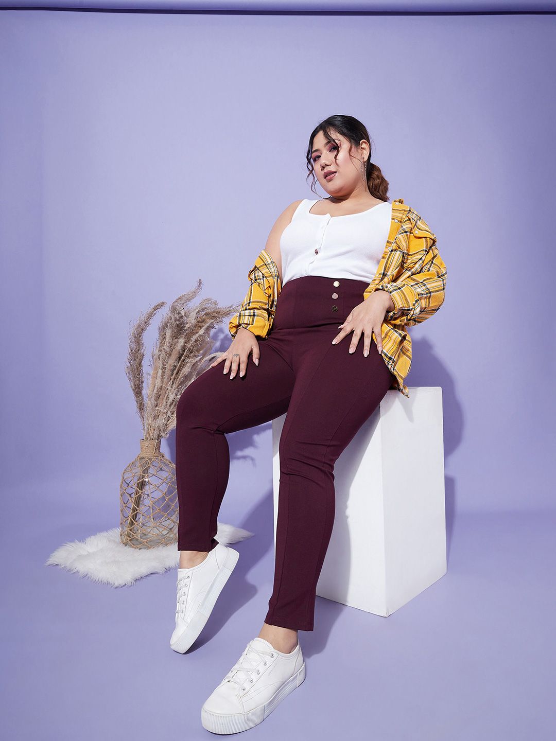 SASSAFRAS Curve Women Plus Size Mid-Rise Slim Fit Jeggings