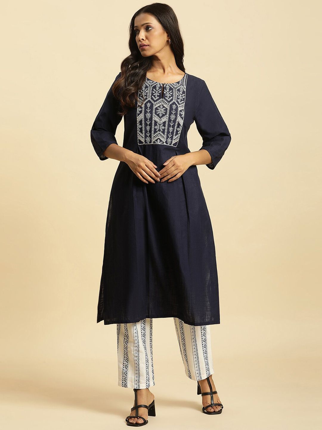W Women Straight Fit Mid-Rise Ethnic Motifs Printed Plain Trousers