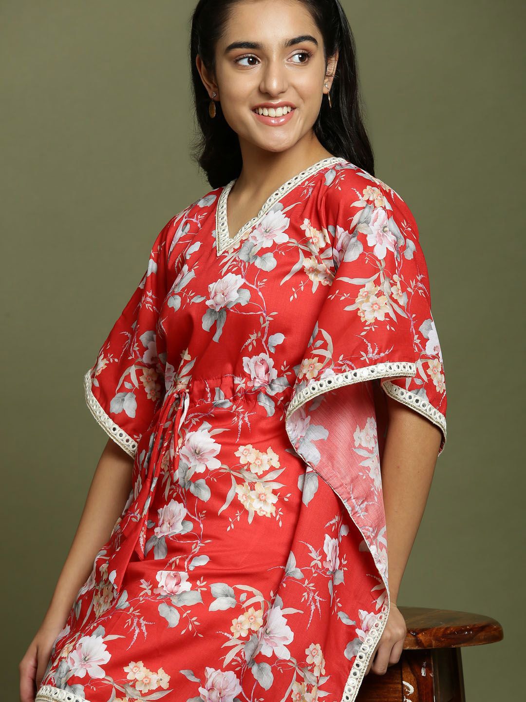 VASTRAMAY Girls Floral Printed Regular Mirror Work Kurta with Salwar