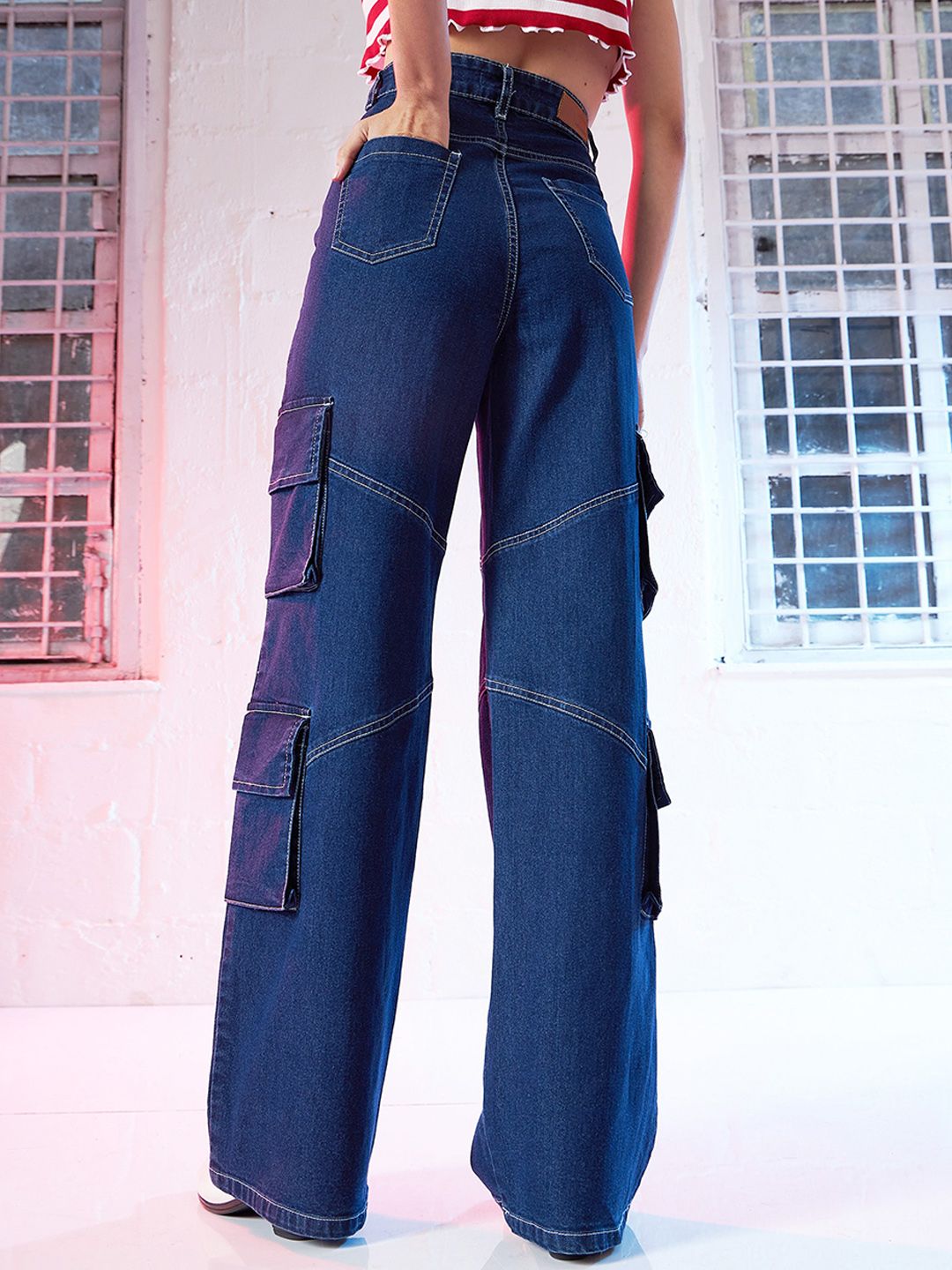SASSAFRAS Women High Rise Straight Fit Clean Look Stretchable Cargo Jeans