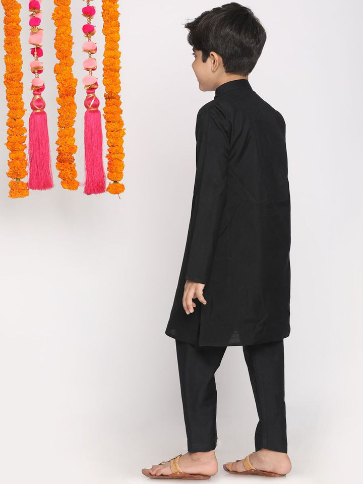 VASTRAMAY Boys Black Kurta with Pyjamas