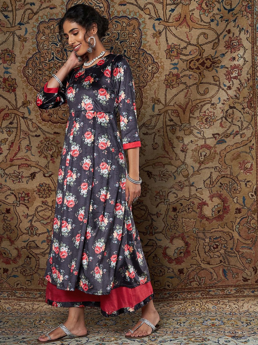Shae by SASSAFRAS Women Navy Blue Floral Printed Velvet Kurta with Trouser