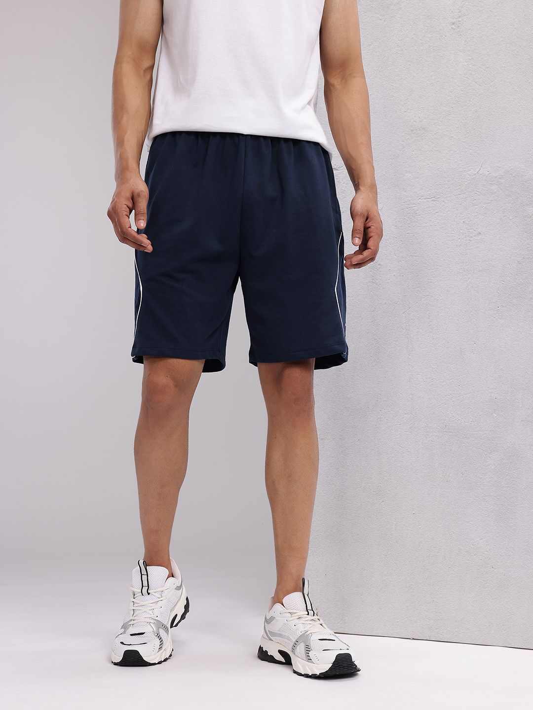 HRX by Hrithik Roshan Men Contrast Piping Detail Shorts
