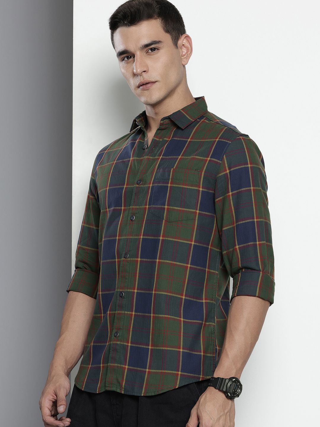 The Indian Garage Co Pure Cotton Slim Fit Opaque Checked Casual Shirt