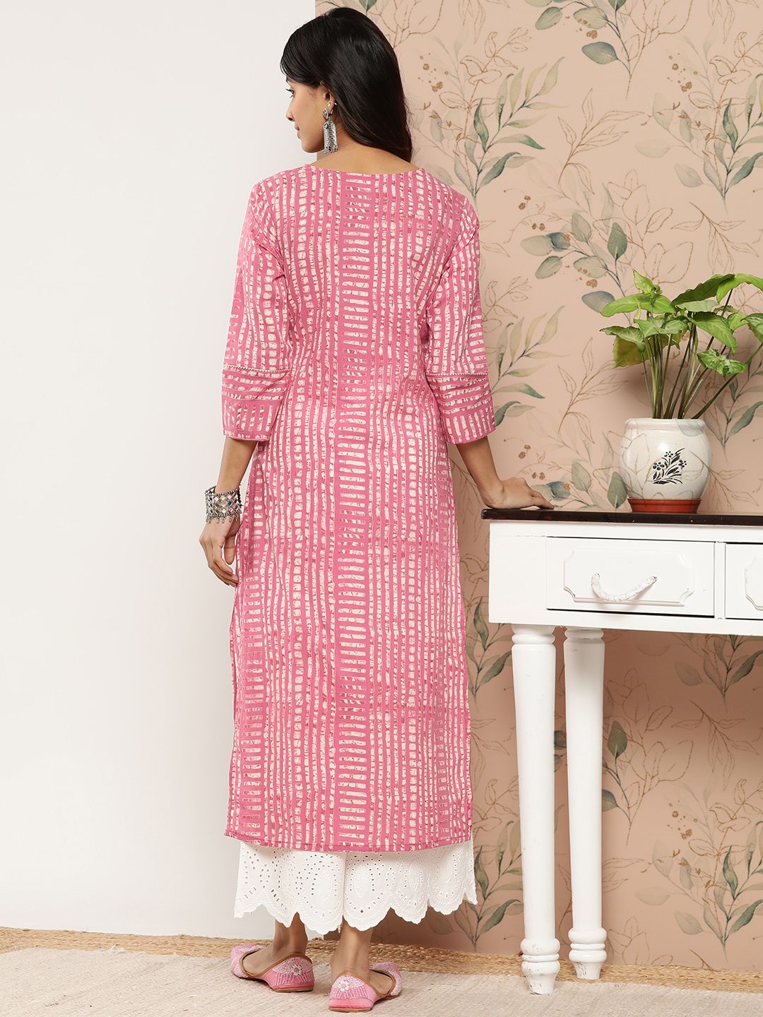 Varanga Women Printed Gotta Patti Pastels Kurta