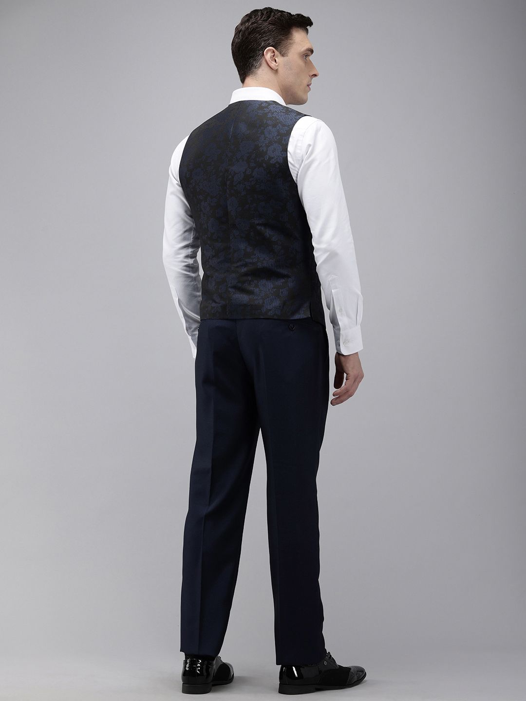 Park Avenue Shawl Collar Single Breasted 3-Piece Party Wear Suit