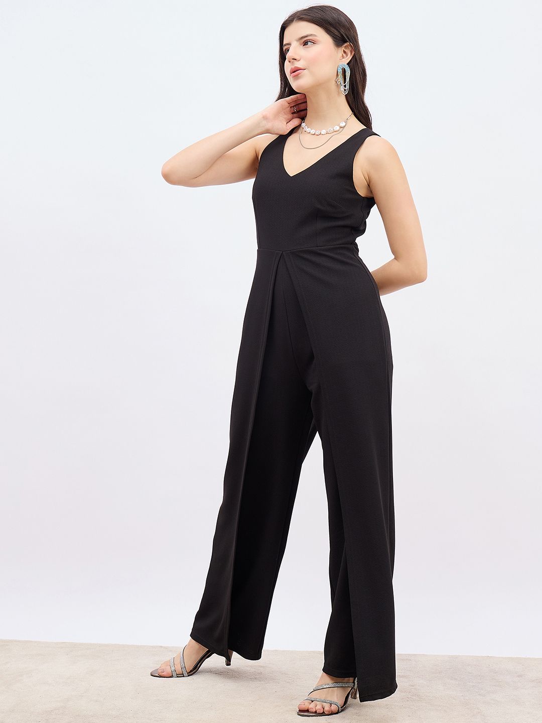 Berrylush Women V-Neck Sleeveless Basic Jumpsuit