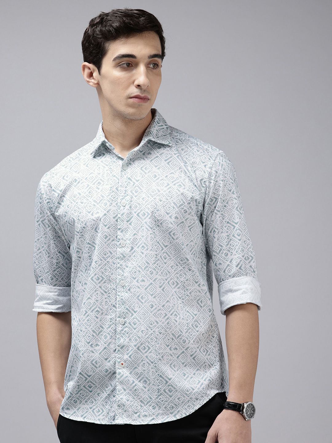 Park Avenue Pure Cotton Slim Fit Geometric Printed Casual Shirt