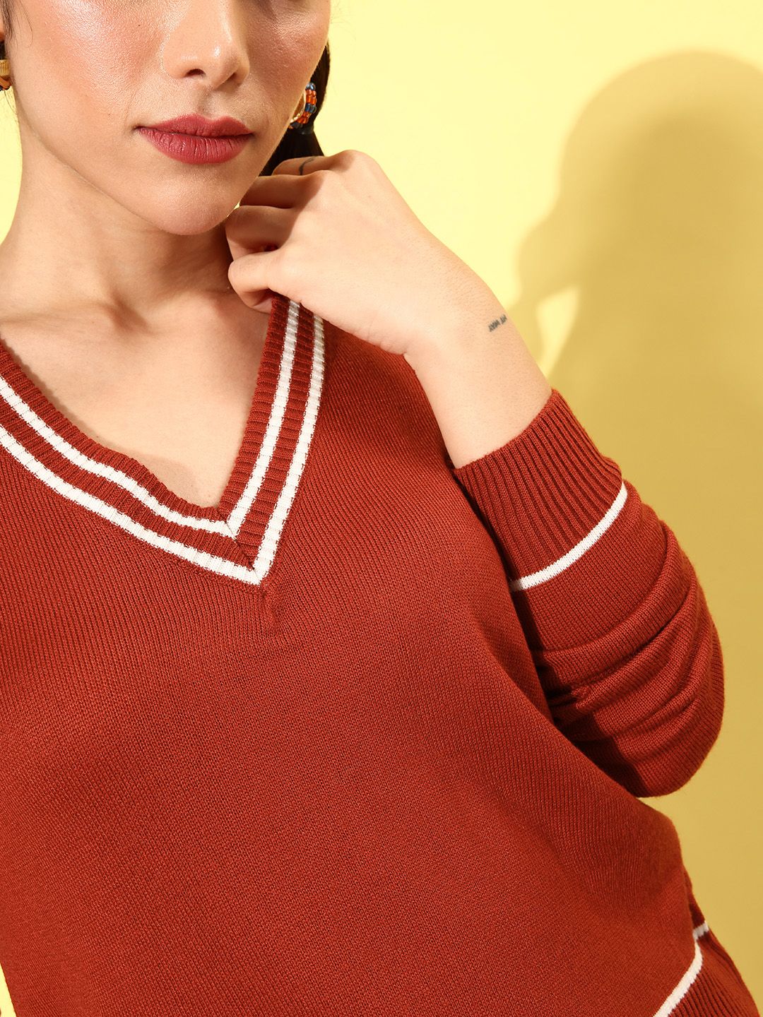 DressBerry V-Neck Ribbed Hem Pullover