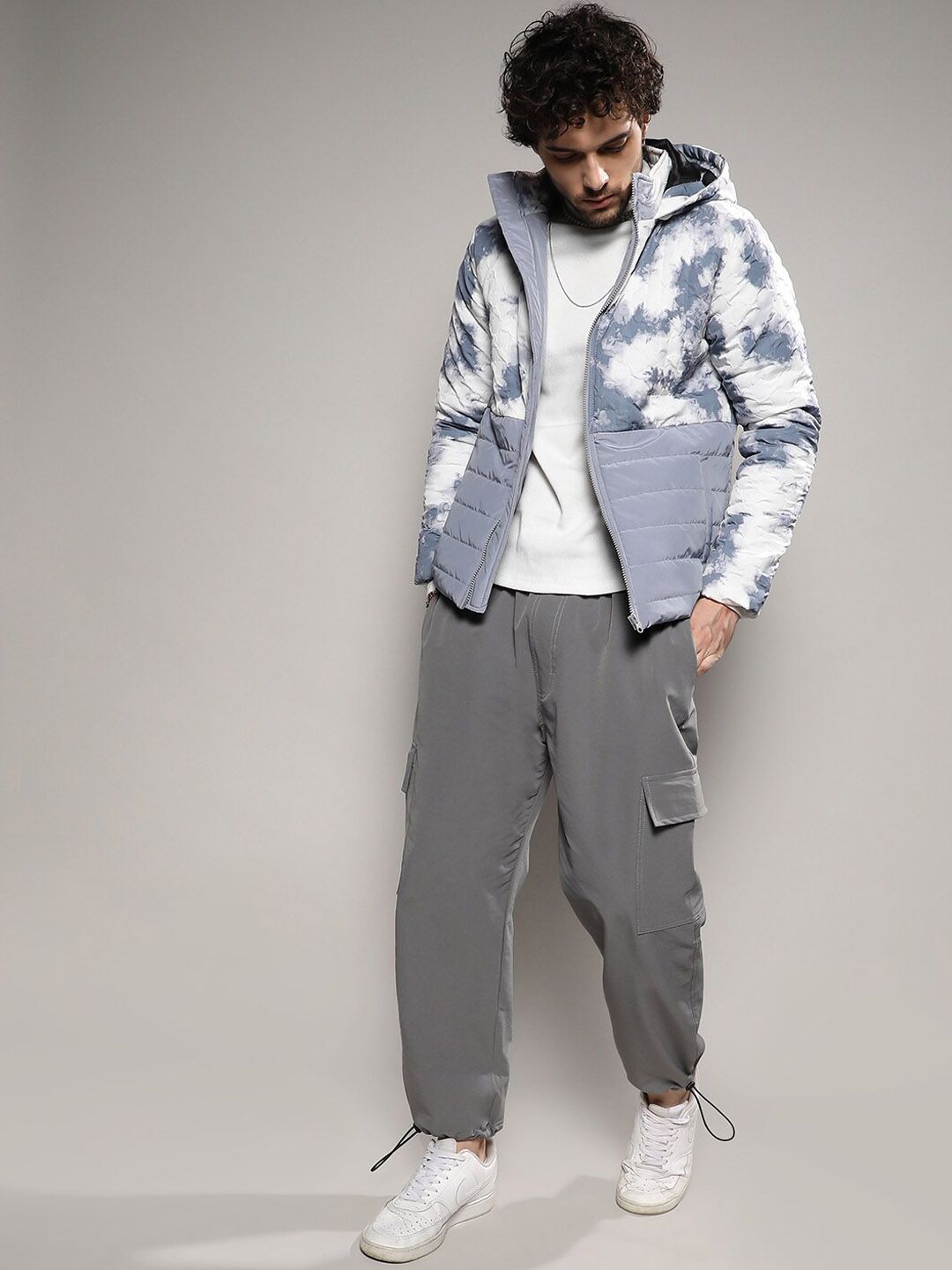 Campus Sutra Tie and Dye Windcheater Outdoor Puffer Jacket