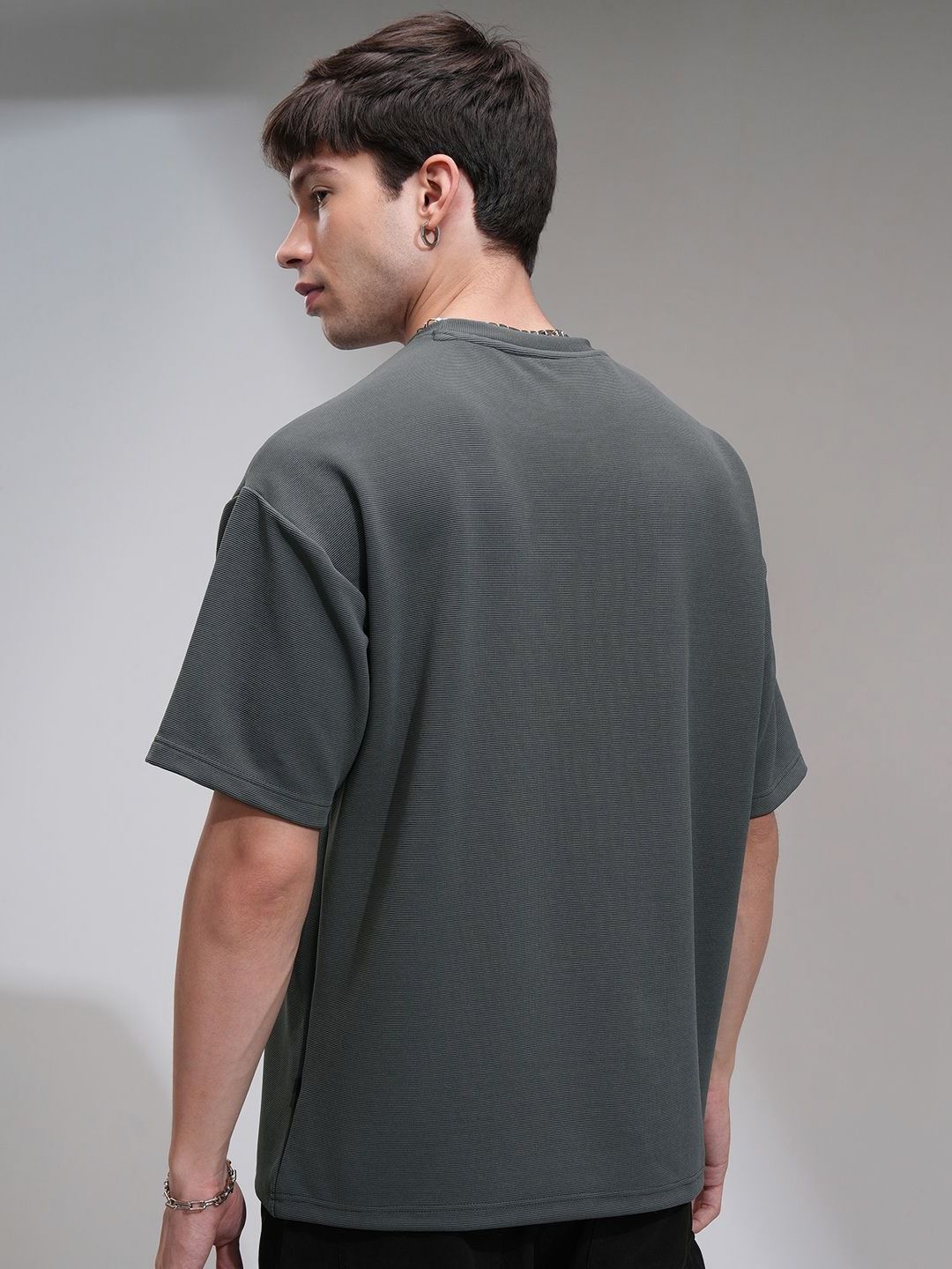 HIGHLANDER Men Solid Round Neck  Relaxed Fit T-shirt