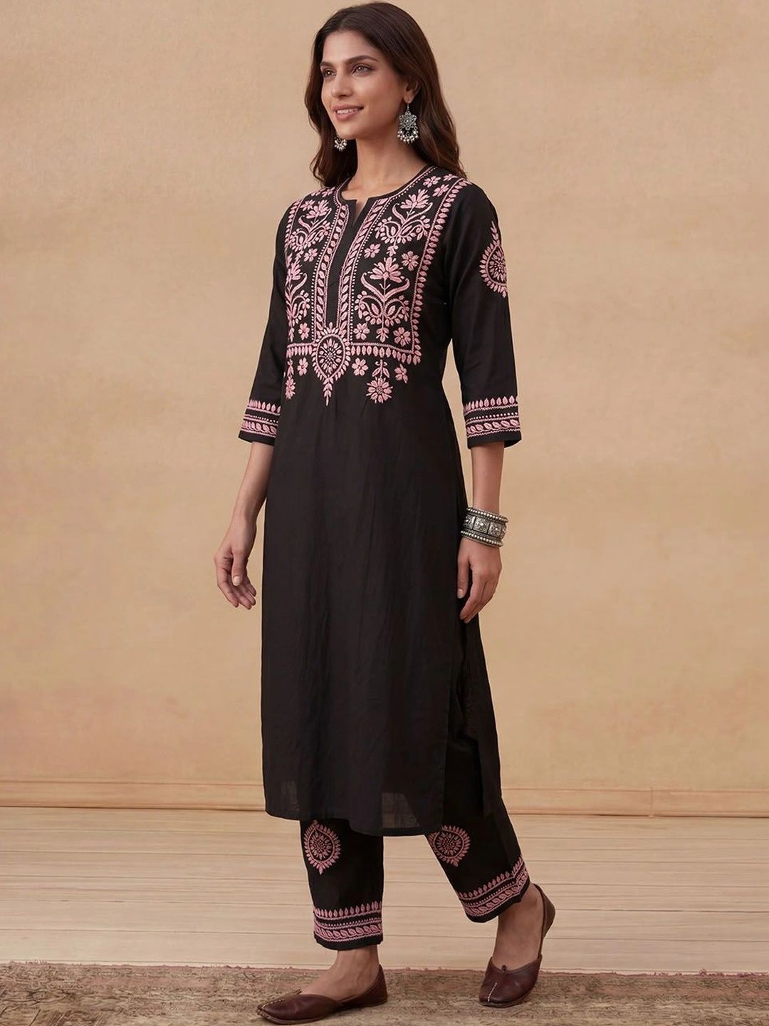 Rumah Chikankari Kurta Chikankari Biasa Wanita dengan Seluar