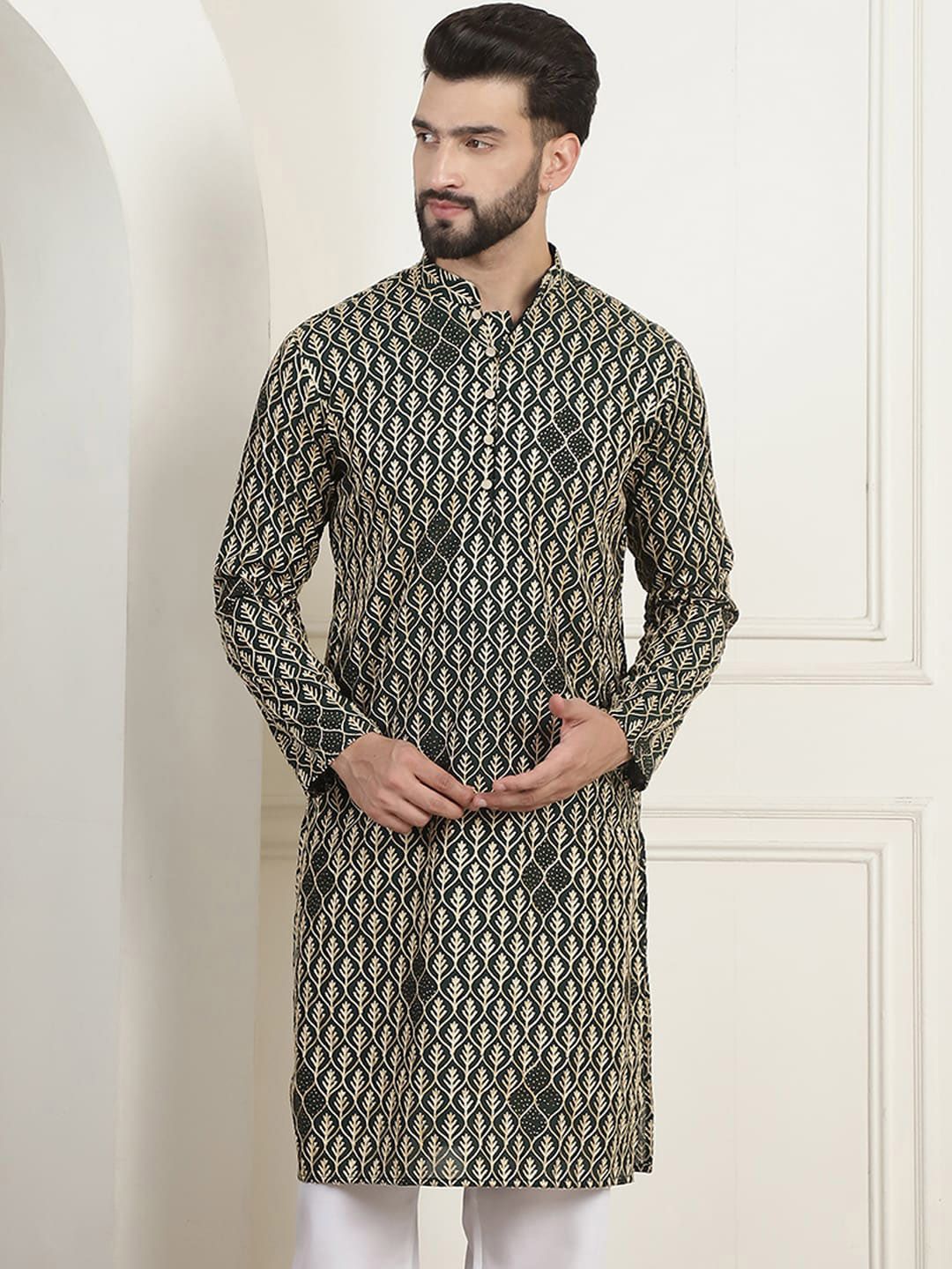 SOJANYA Floral Embroidered Mandarin Collar Pure Cotton Straight Kurta