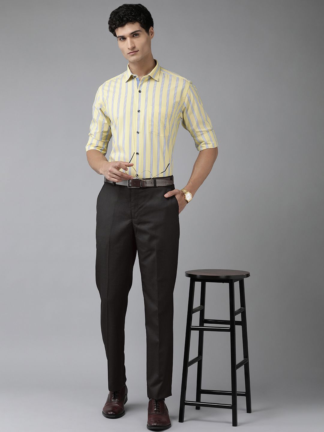 Park Avenue Men Mid-Rise Checked Smart Trousers