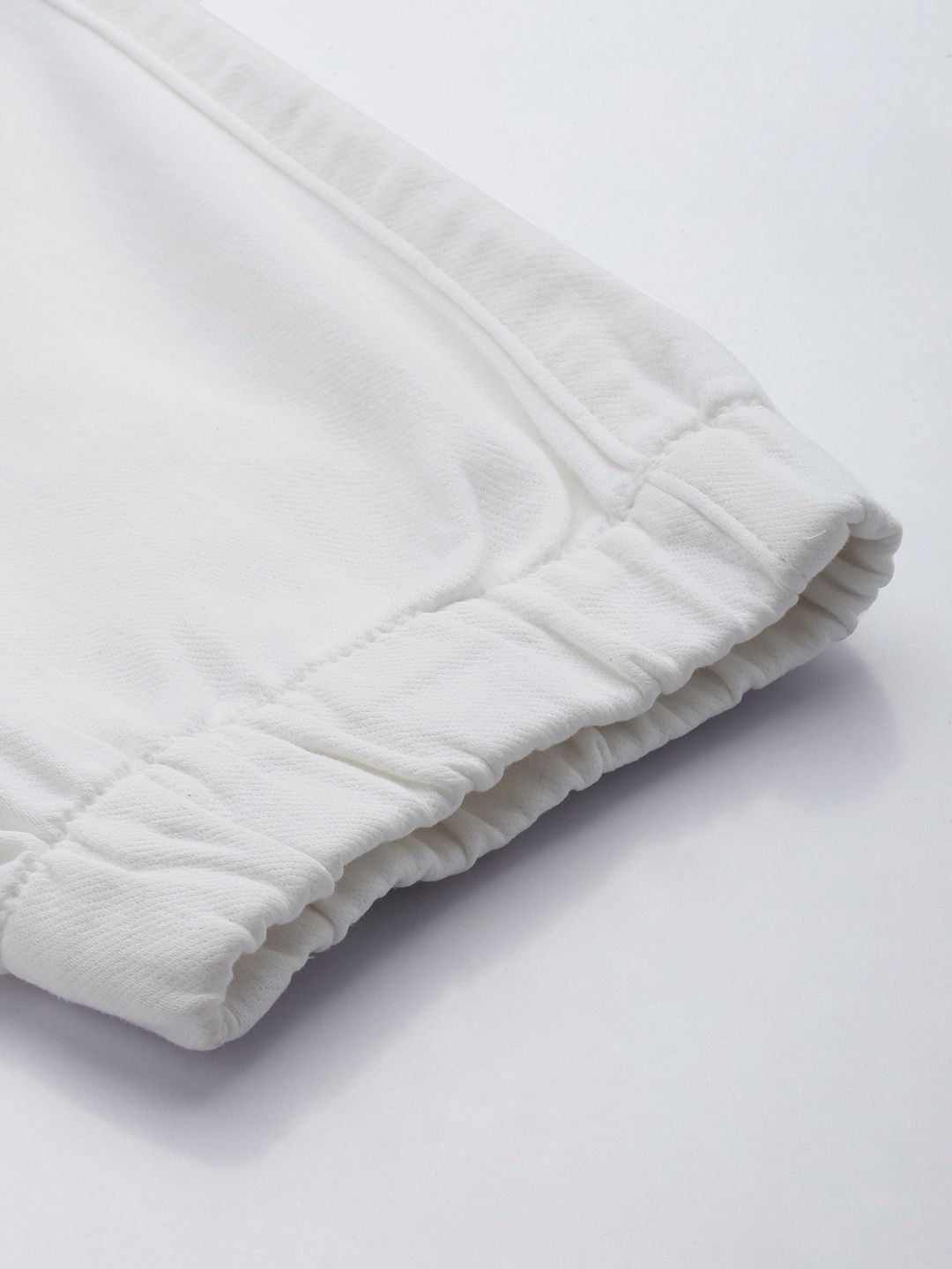 The Indian Garage Co Men Stretchable Cargo Jeans