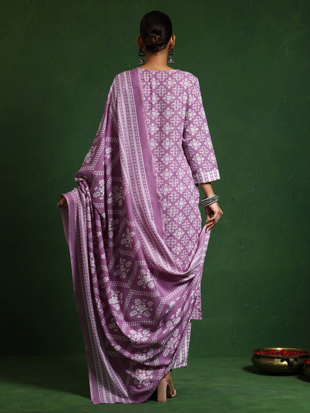 Varanga Women Ethnic Motifs Printed Regular Kurta with Trousers & With Dupatta