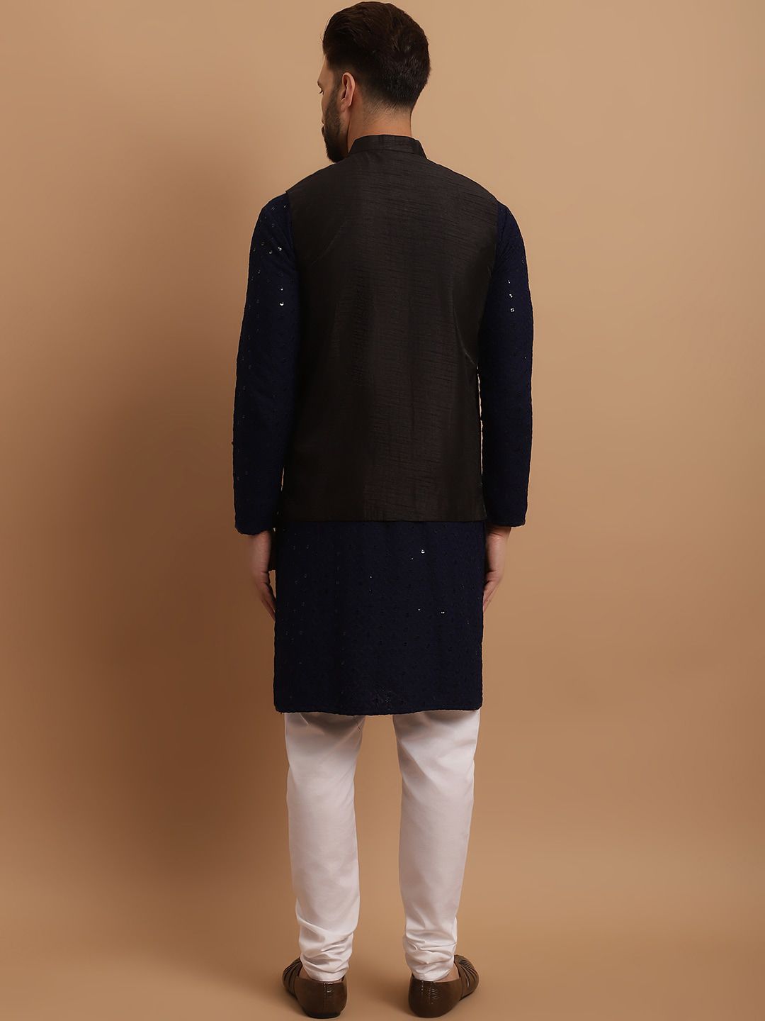 SOJANYA Etnik Sulam Labuci Kapas Tulen Kurta & Churidar Dengan Jaket Nehru