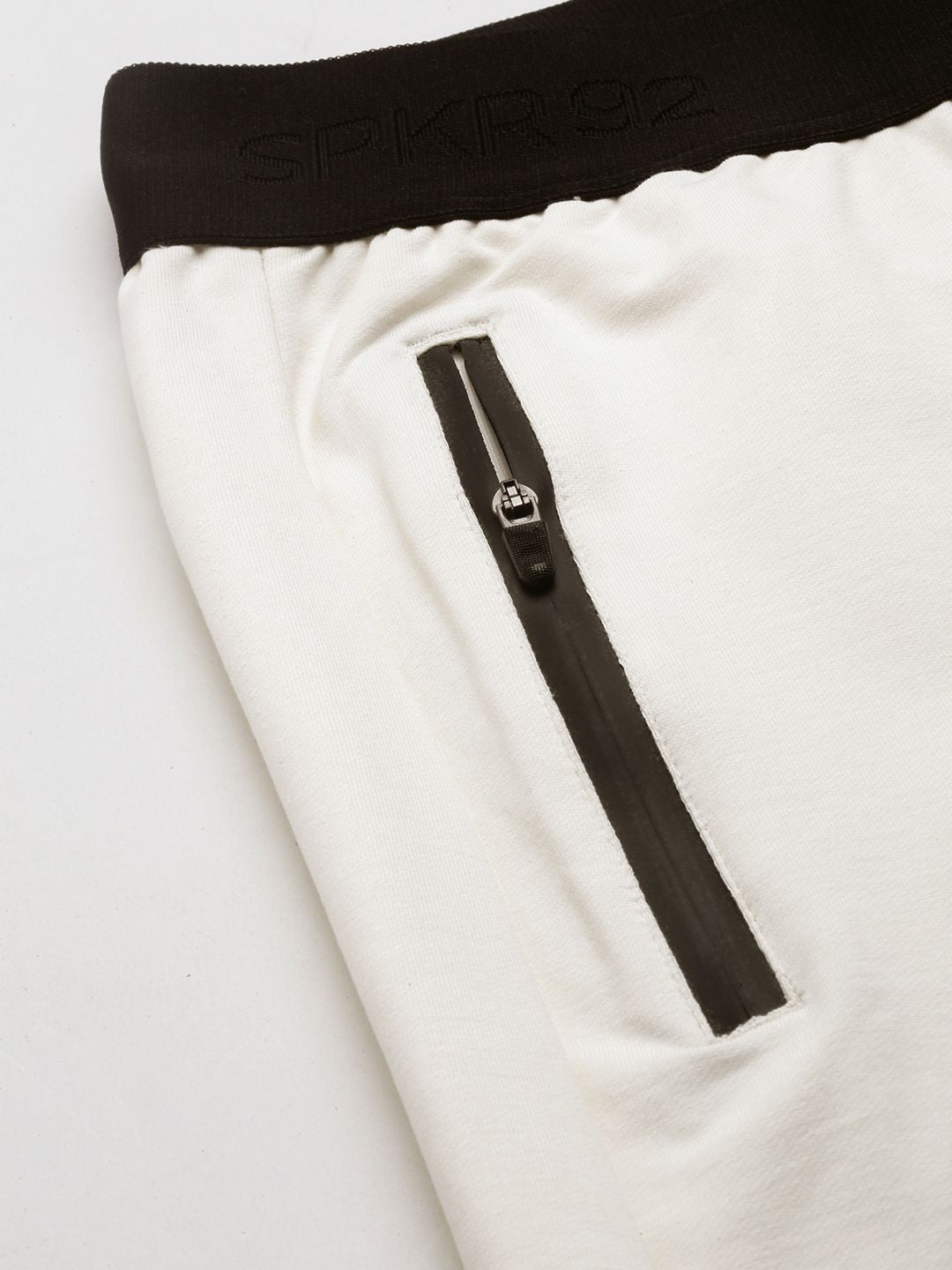 Spykar Men Pepejal Slim Fit Mid-Rise Joggers biasa