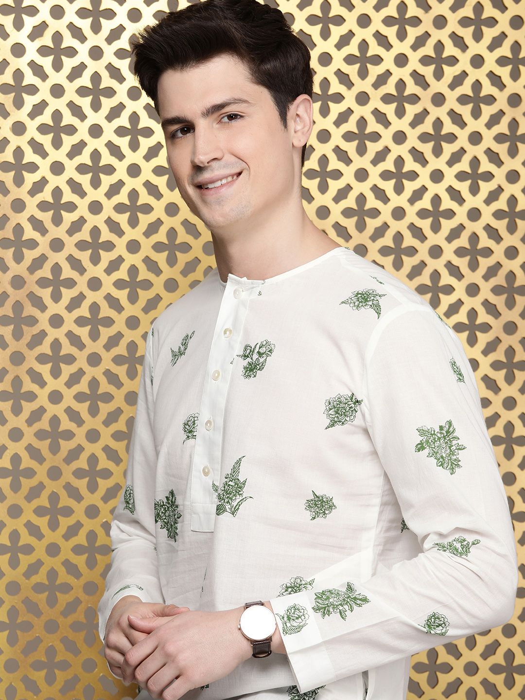 House of Pataudi Men Floral Printed Regular Pure Cotton Jashn Kurta with Trousers