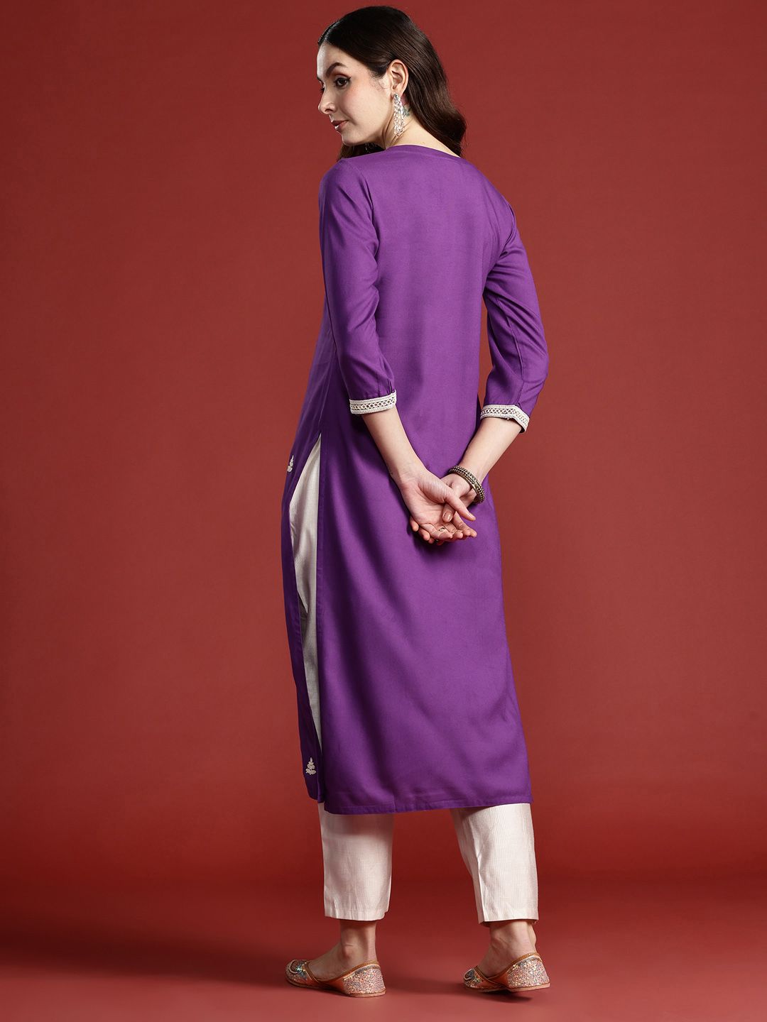 Indo Era Women Floral Embroidered Thread Work Kurta