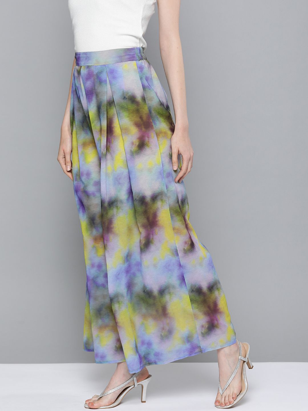 SASSAFRAS Women Purple & Yellow Dyed Wide Leg Pleated Palazzos