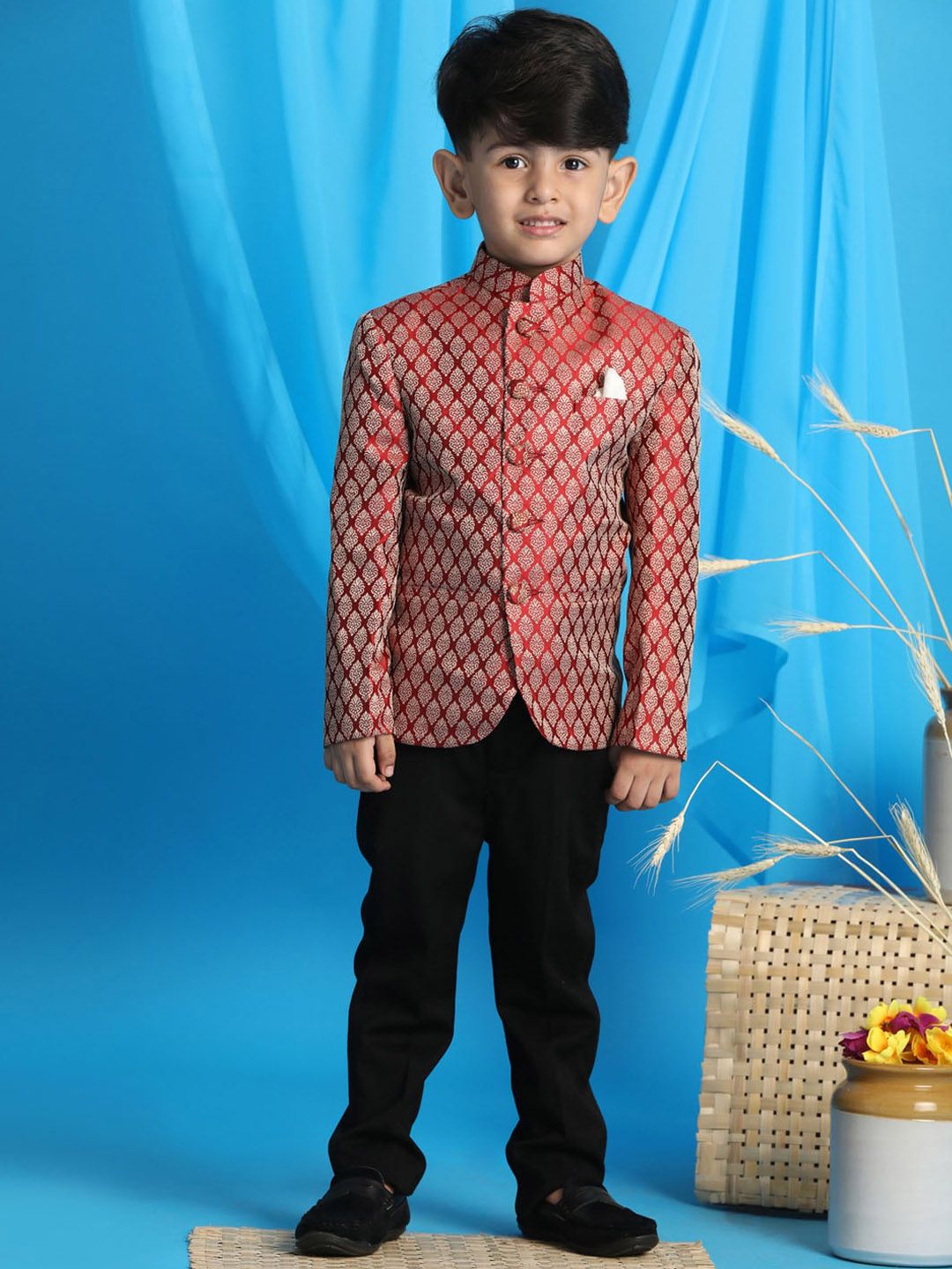 VASTRAMAY Boys Ethnic Motifs Woven Design Silk Single Breasted Bandhgala Blazer