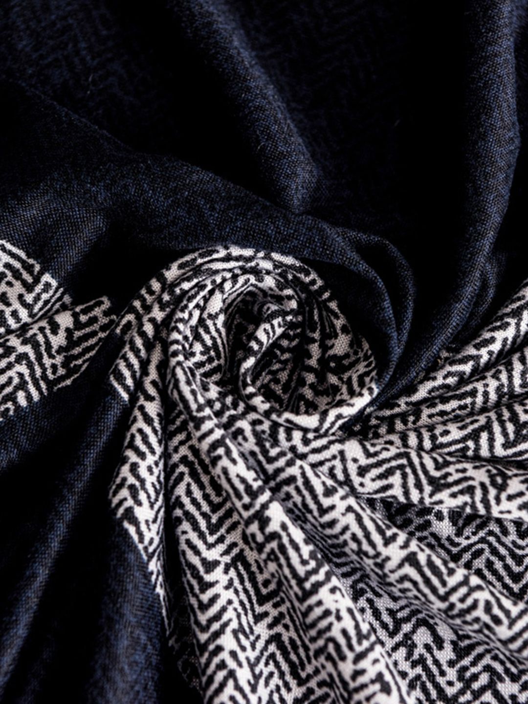 Story@home Navy Blue & Grey Printed 3 Seater Stretchable Sofa Cover With Arms