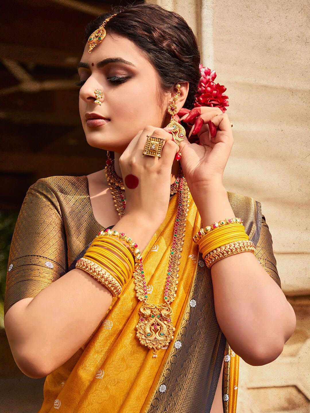 Saree mall Floral Woven Design Zari Silk Blend Kanjeevaram Sarees