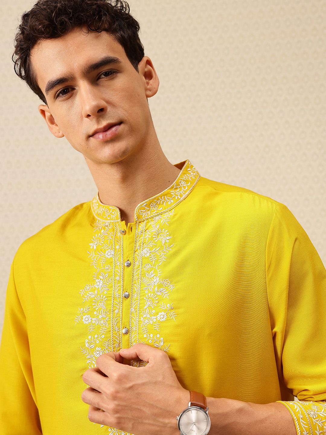 House of Pataudi Floral Embroidered Sequinned Detail Jashn Kurta