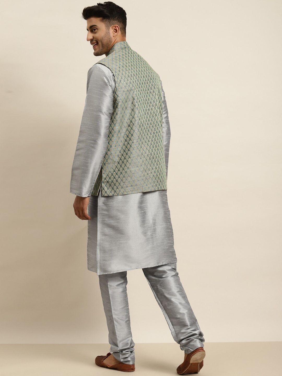 SOJANYA Mandarin Collar Regular Kurta With Churidar & Nehru Jacket