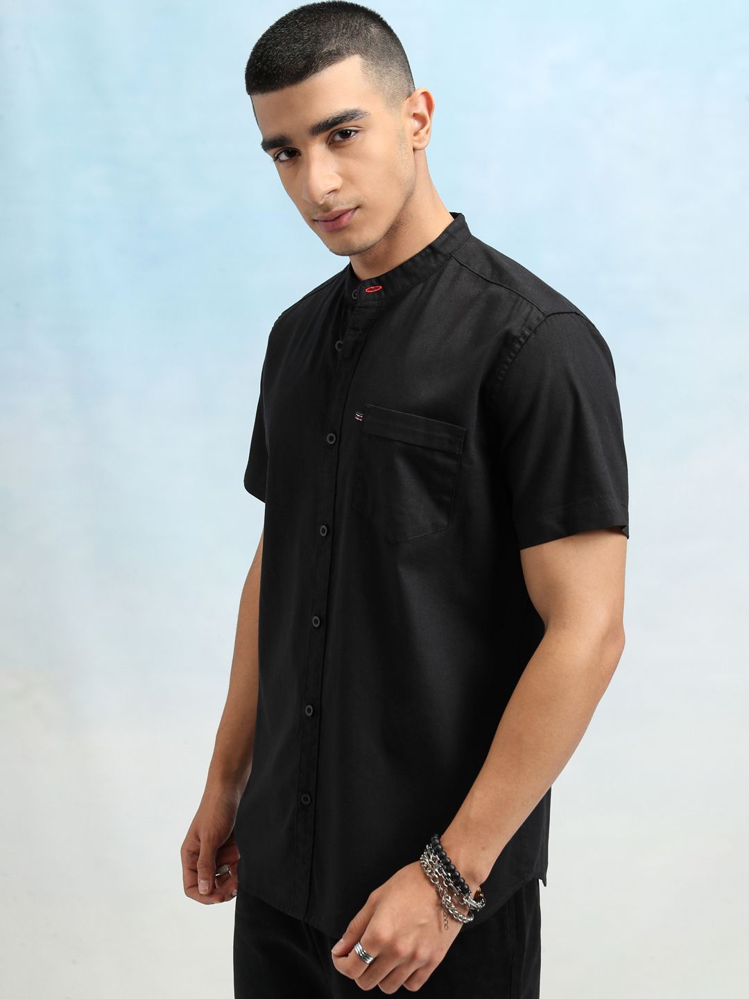 HIGHLANDER Men Black Slim Fit Solid Casual Shirt