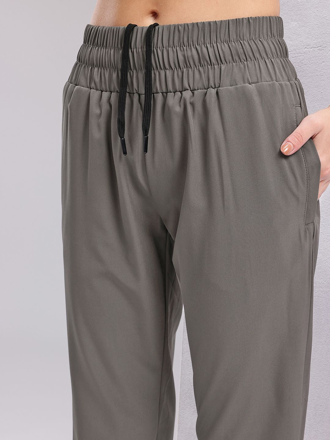 HRX by Hrithik Roshan Women High Waist Rapid-Dry Training Joggers
