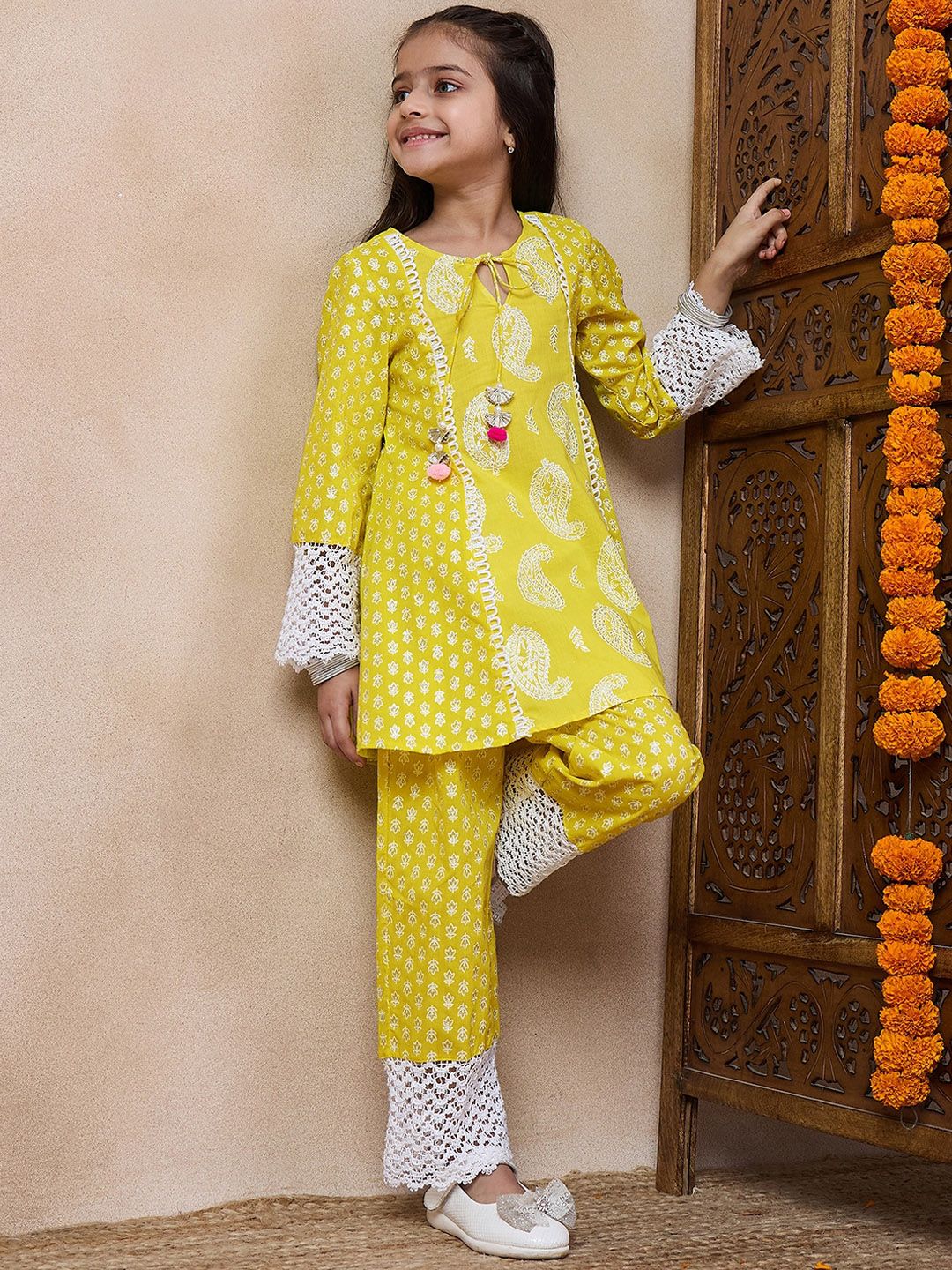 pspeaches Girls Paisley Printed Tie-Up Neck A-Line Kurta With Trousers