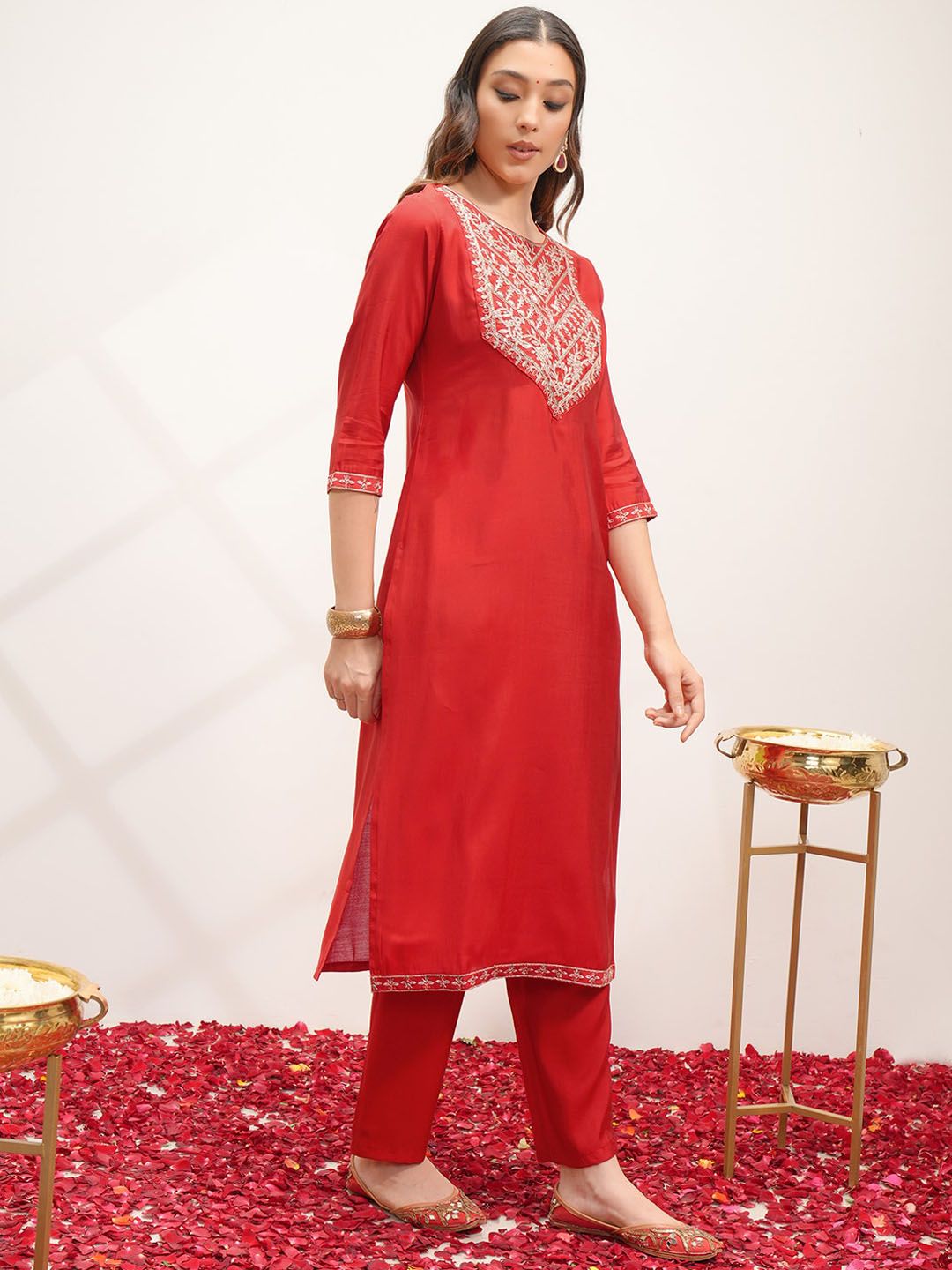 Vishudh Round Neck Floral Embroidered Regular Kurta with Trousers & With Dupatta