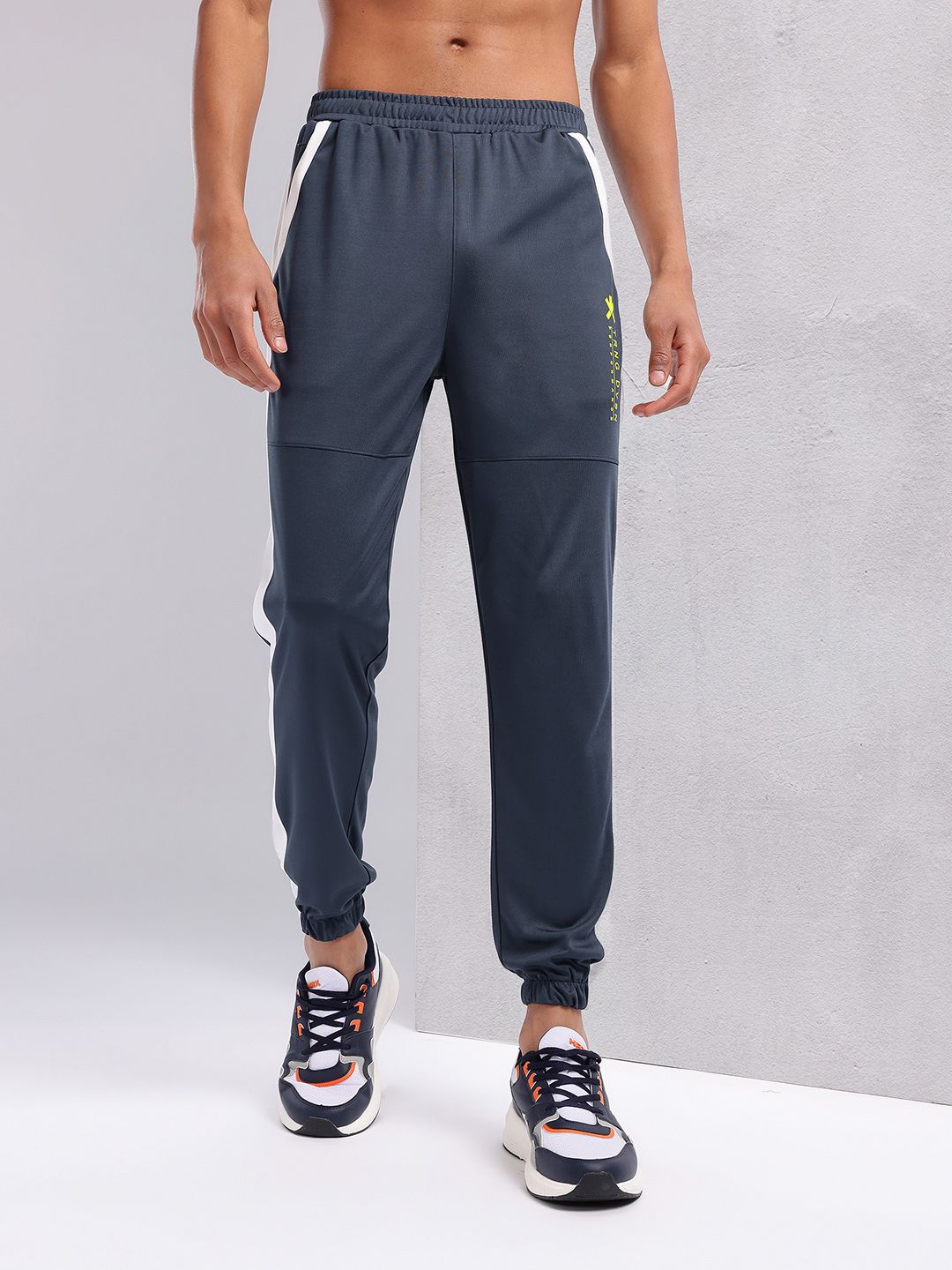 HRX by Hrithik Roshan Men Mid-Rise Rapid-Dry Training Joggers with Side Taping