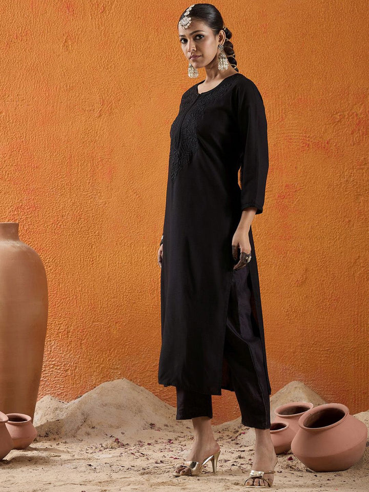 Indo Era Floral Embroidered Thread Work Straight Kurta