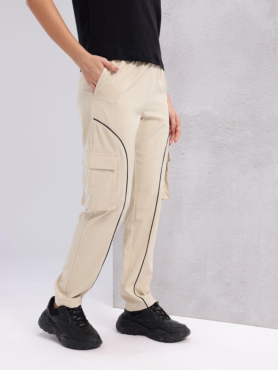 HRX by Hrithik Roshan Women Taping Detail Lifestyle Cargos