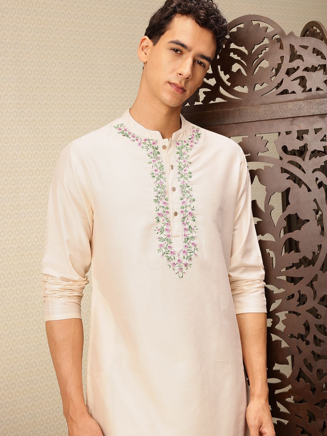 House of Pataudi Floral Embroidered Rozana Kurta