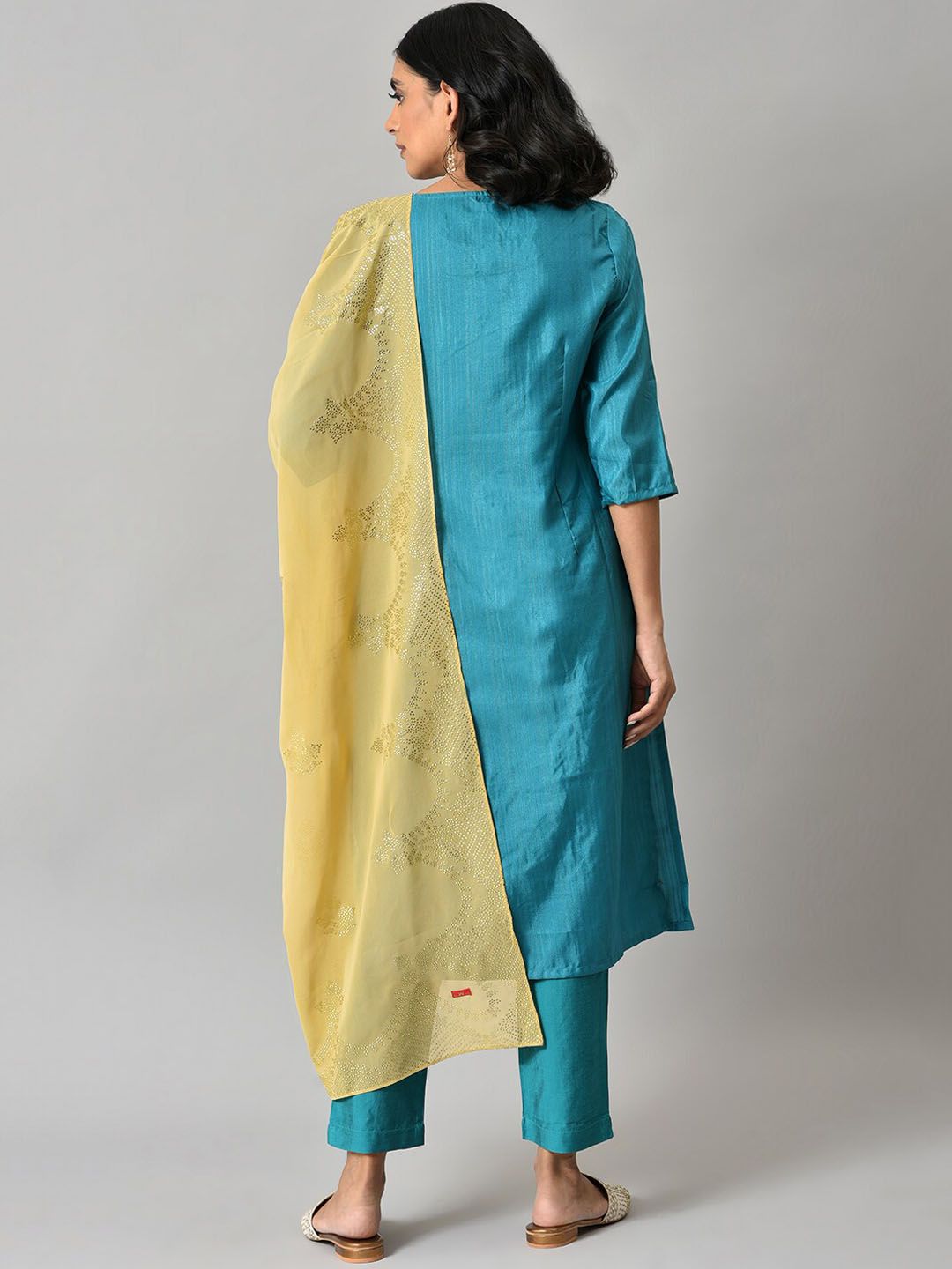 W Festive Silk Kurta With Slim Pant & Dupatta