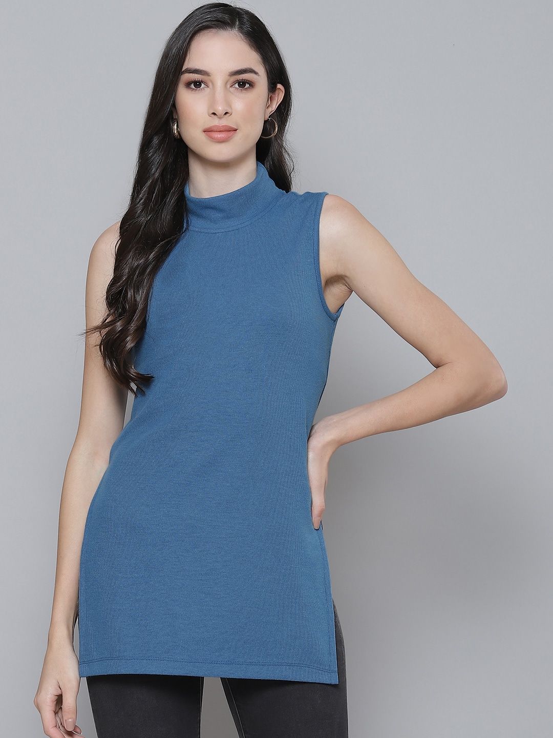 SASSAFRAS Blue Ribbed Side Slit Regular Longline Top