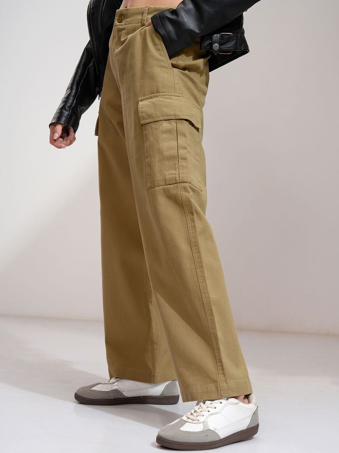 Tokyo Talkies Women Solid Pure Cotton Straight Fit Cargo Pants