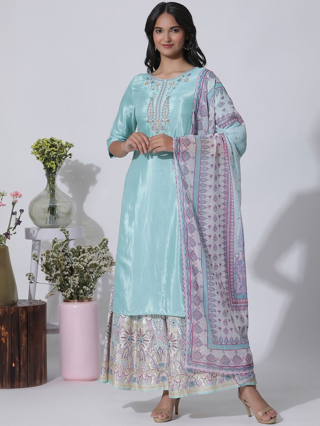 W Floral Yoke Design Thread Work Straight Kurta With Skirt & Dupatta
