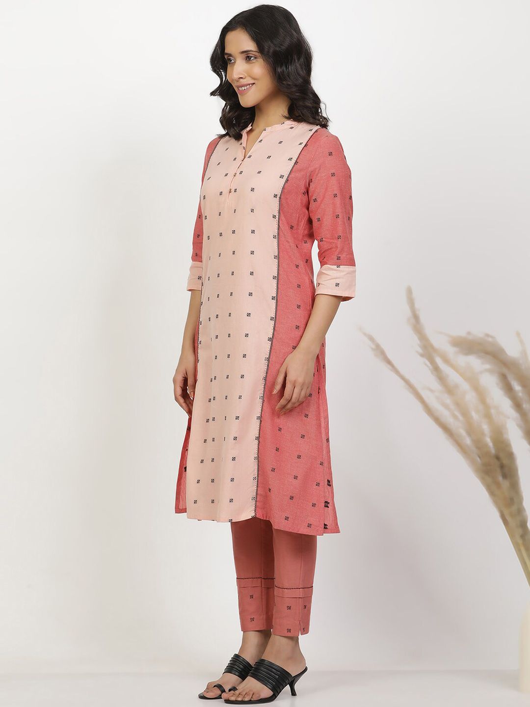 W Ethnic Motifs Embroidered Regular Thread Work Kurta with Trousers