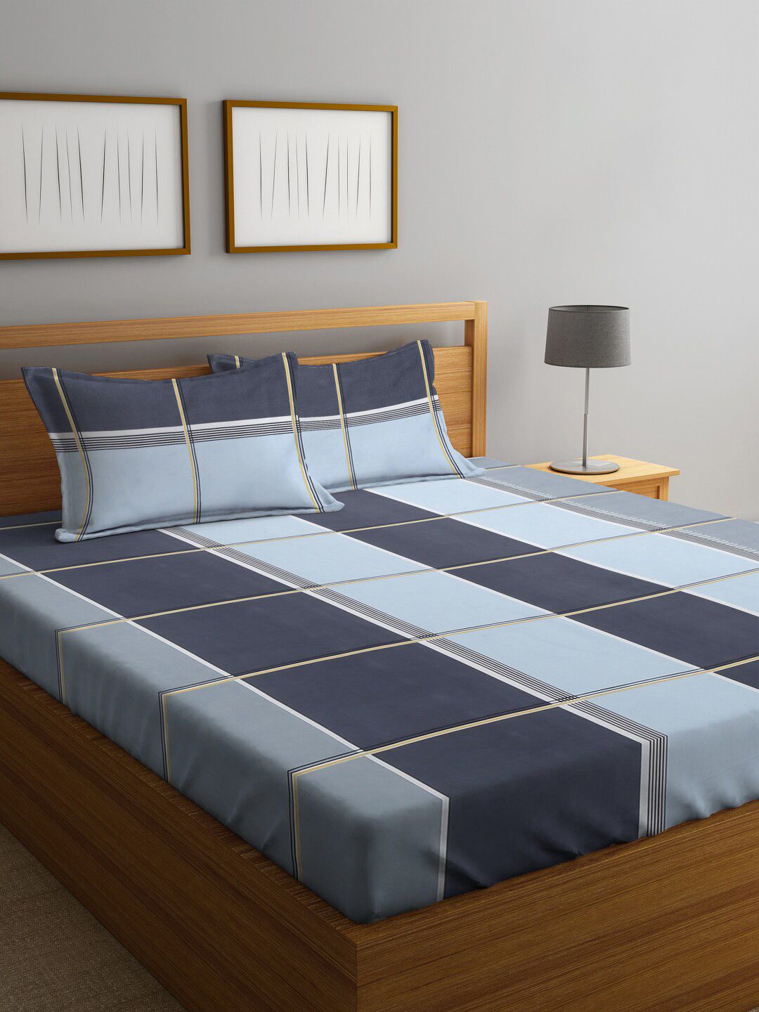 KLOTTHE Geometric Printed 300 TC King Bedsheet with 2 Pillow Covers